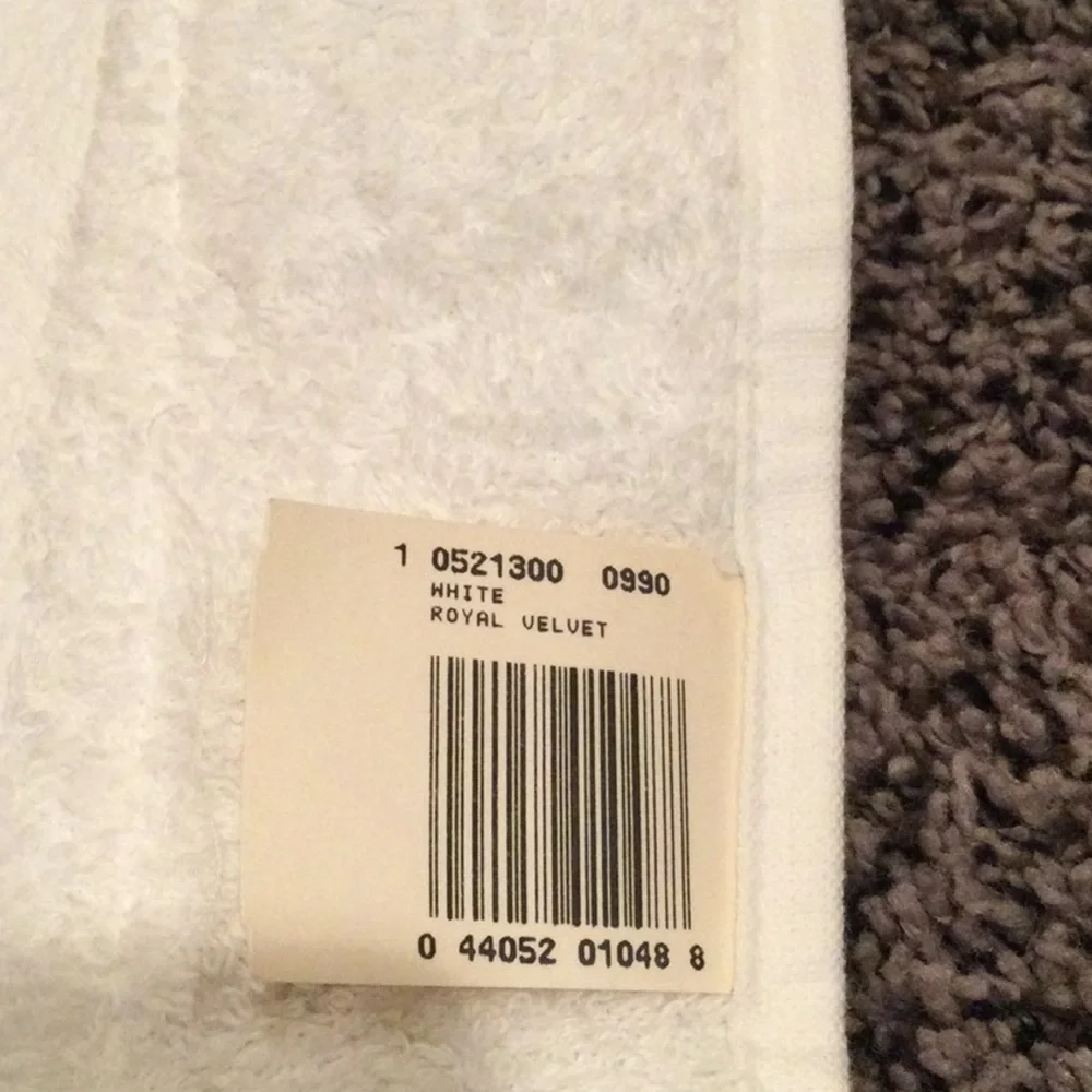 NWT Set of 2 Fieldcrest Decorative Towels
